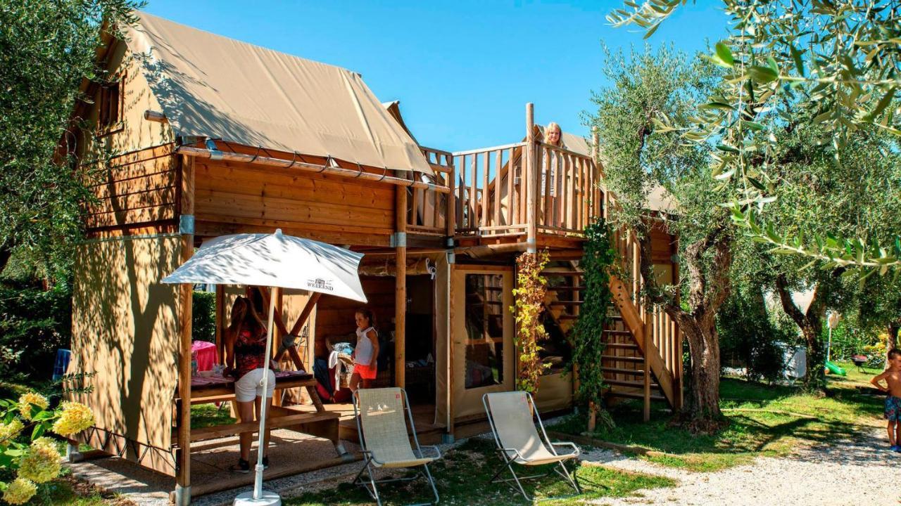 Vacanze Glamping Boutique San Felice del Benaco Ngoại thất bức ảnh