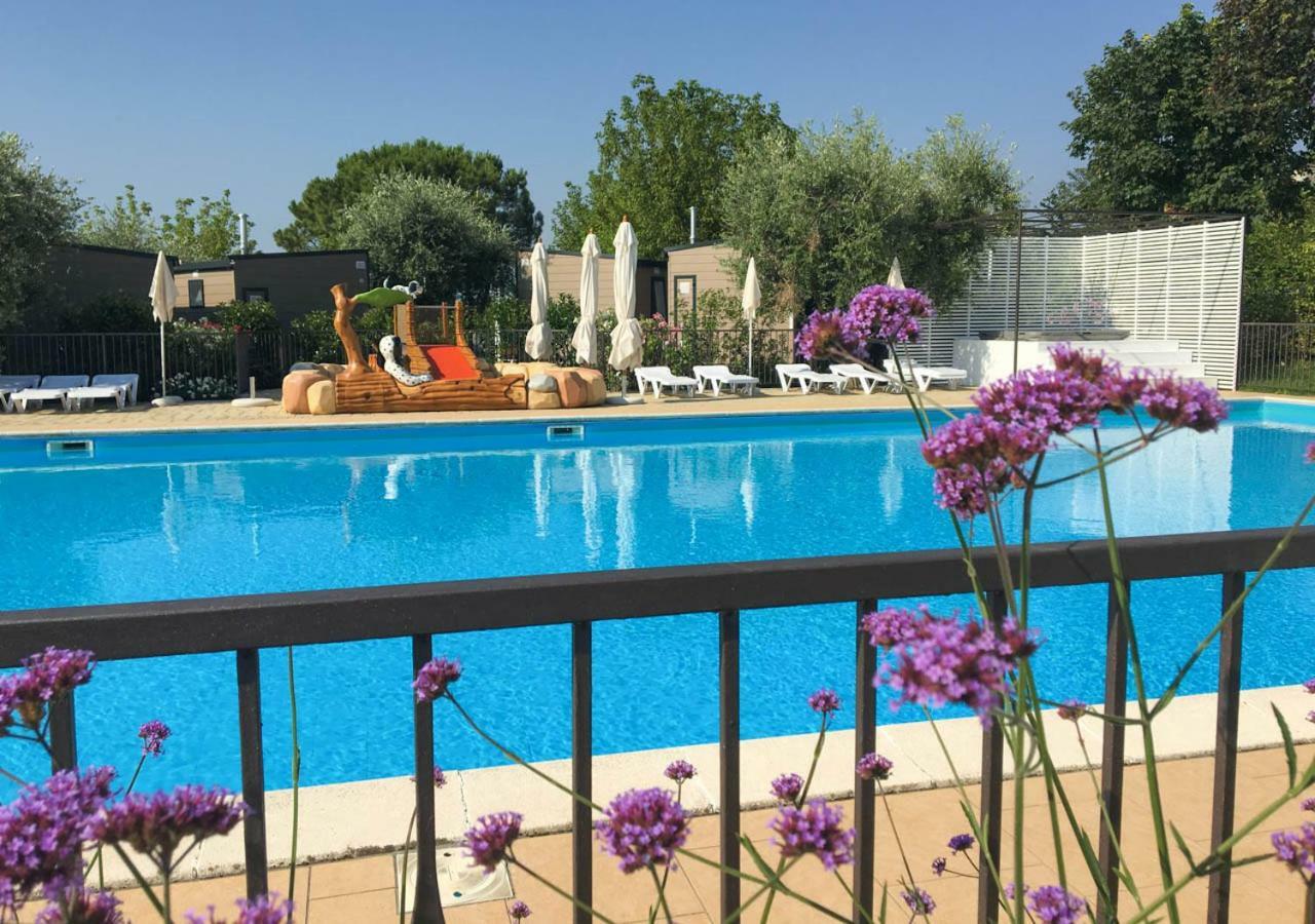 Vacanze Glamping Boutique San Felice del Benaco Ngoại thất bức ảnh