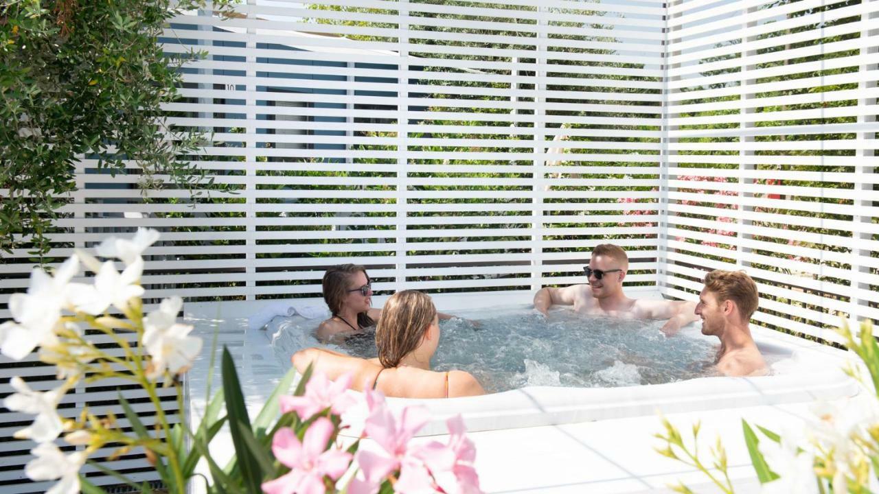 Vacanze Glamping Boutique San Felice del Benaco Ngoại thất bức ảnh